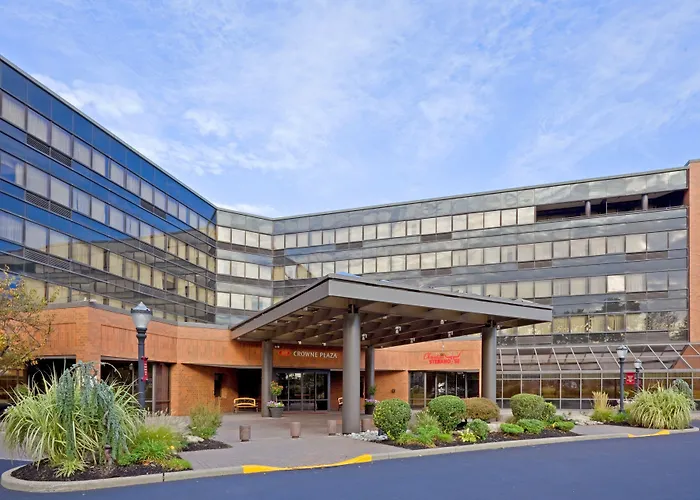 Crowne Plaza Edison By Ihg